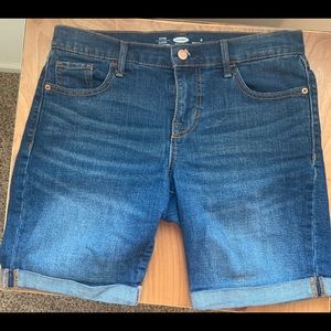 2 Old Navy Bermuda shorts